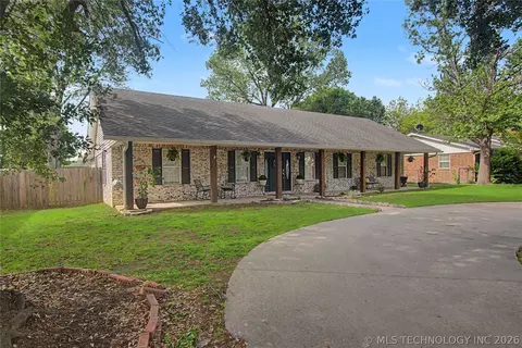502 NW J St, Stigler, OK 74462