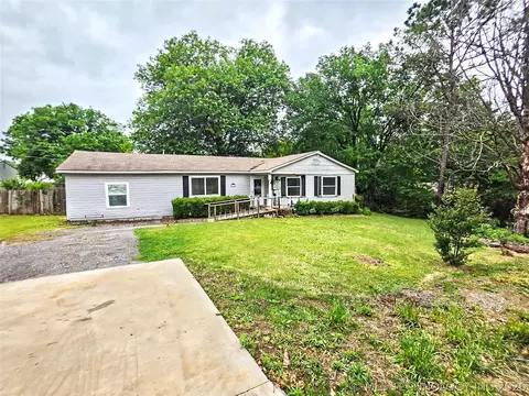 2112 White Ave, Tahlequah, OK 74464