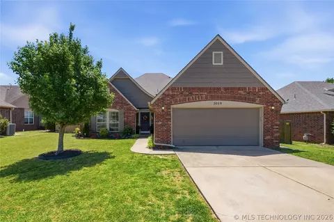 3009 Lincoln Rd, Bartlesville, OK 74006