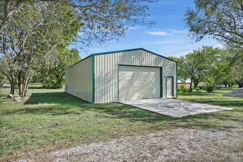 8730 E 136th St N, Collinsville, OK 74021