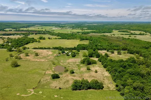 2 Texanna Rd, Checotah, OK 74432 photo 4