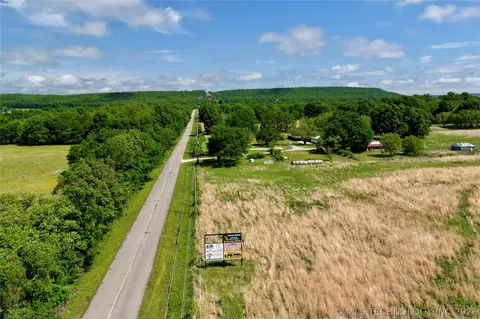 2 Texanna Rd, Checotah, OK 74432