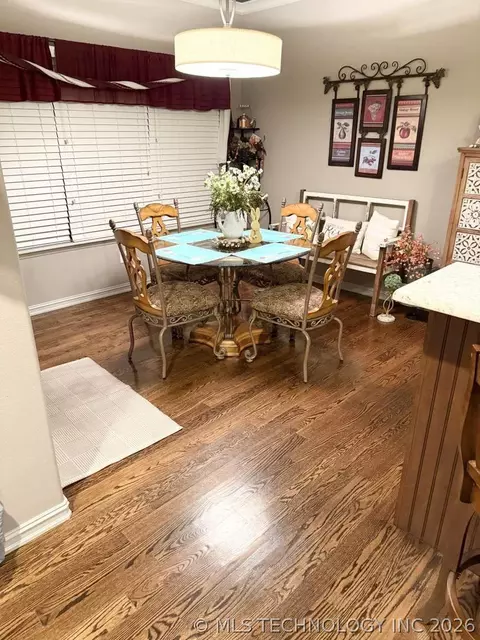 Dining - 18522 E 42nd St, Tulsa, OK 74134 photo 2 of 4