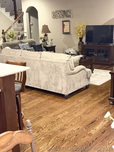 Living - 18522 E 42nd St, Tulsa, OK 74134 photo 3 of 5