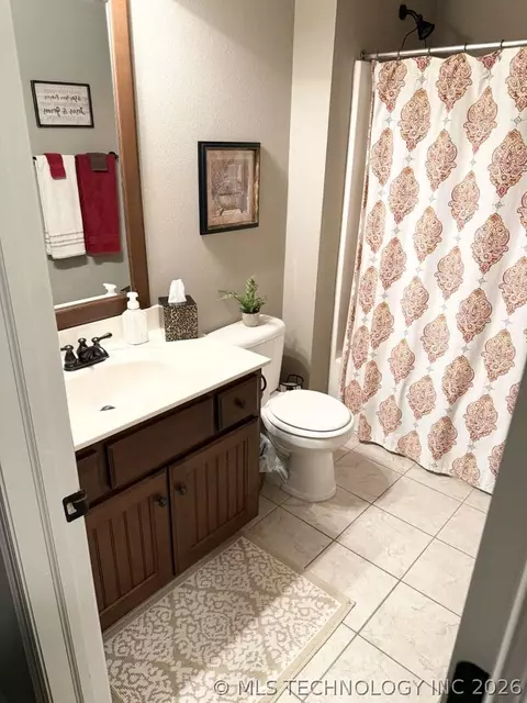 Bath - 18522 E 42nd St, Tulsa, OK 74134 photo 5 of 5