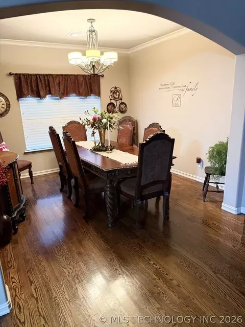 Dining - 18522 E 42nd St, Tulsa, OK 74134 photo 4 of 4