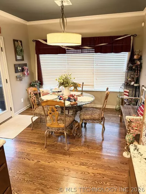 Dining - 18522 E 42nd St, Tulsa, OK 74134 photo 1 of 4