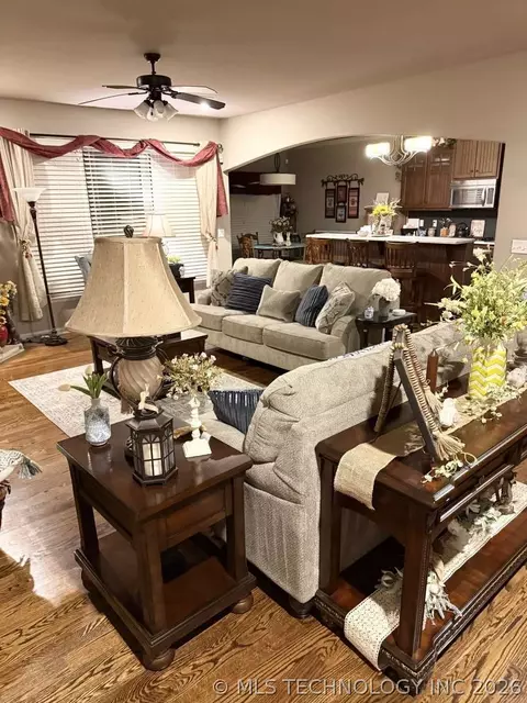 Living - 18522 E 42nd St, Tulsa, OK 74134 photo 1 of 5
