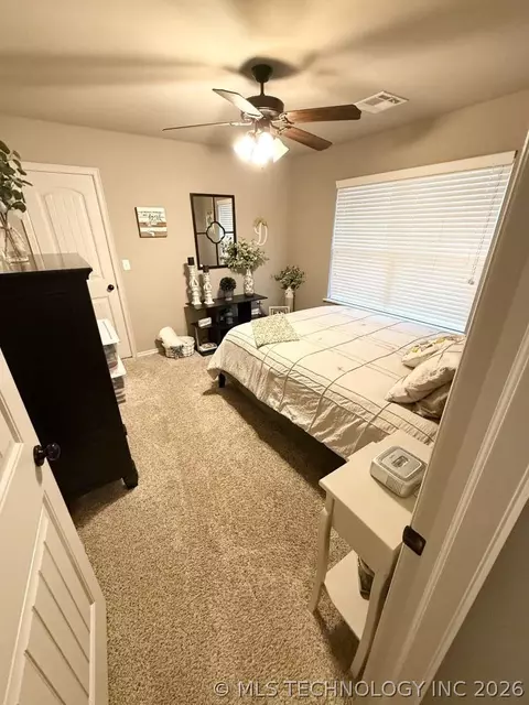Bedroom - 18522 E 42nd St, Tulsa, OK 74134 photo 3 of 4