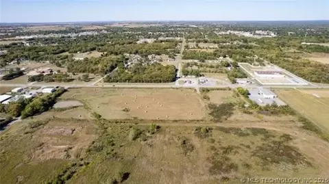 SW 15th Street, Wagoner, OK 74467