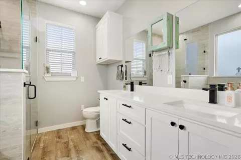 Bath - 79 Wilson Loop, Durant, OK 74701 photo 2 of 5