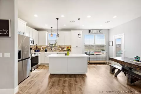 Kitchen - 79 Wilson Loop, Durant, OK 74701 photo 1 of 5