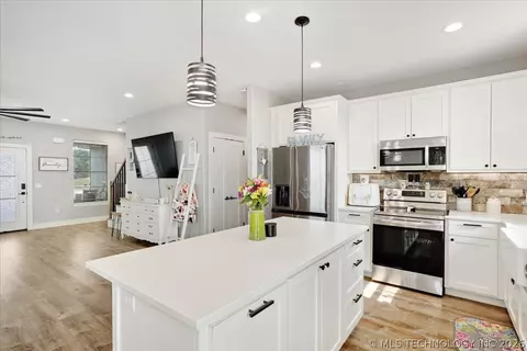 Kitchen - 79 Wilson Loop, Durant, OK 74701 photo 3 of 5