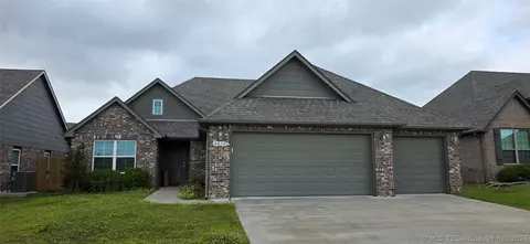 4010 S 14th Pl, Broken Arrow, OK 74011