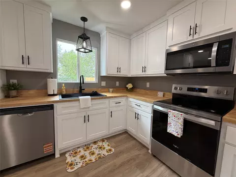 Kitchen - 702 6th Ave, Warner, OK 74469 photo 1 of 2