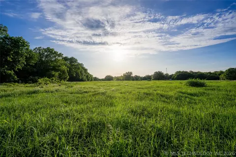 000 Maple Dr, Kellyville, OK 74039