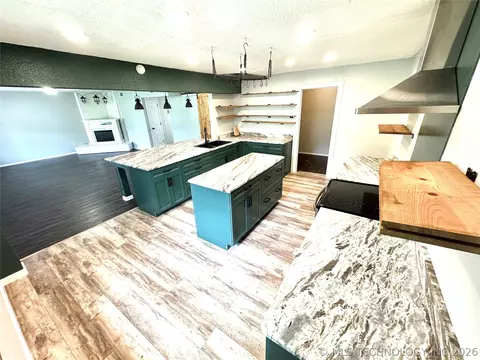 Kitchen - 1109 Palmer Ln, Eufaula, OK 74432 photo 2 of 4