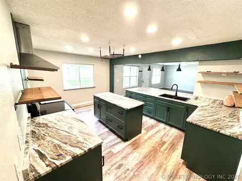 Kitchen - 1109 Palmer Ln, Eufaula, OK 74432 photo 4 of 4