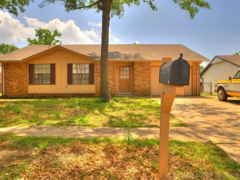 413 W Birmingham St, Broken Arrow, OK 74011