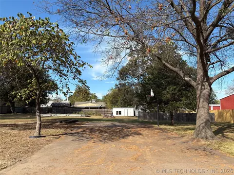 701 NE 4th St, Wagoner, OK 74467