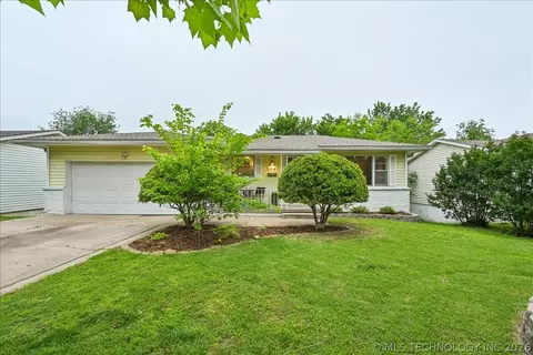 5941 E 25th Pl, Tulsa, OK 74114