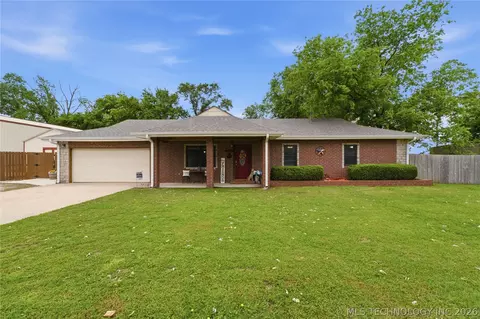16630 E Newton Pl, Tulsa, OK 74116