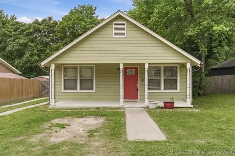 120 N Division St E, Coweta, OK 74429