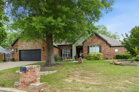 2504 Bacon Ct, Muskogee, OK 74403