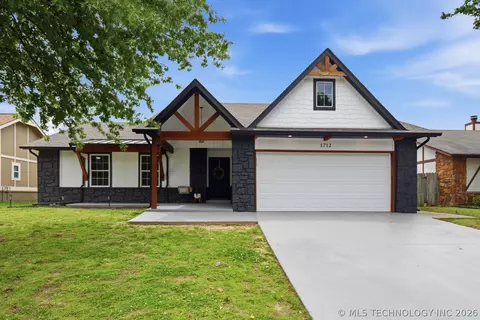 1712 N Firewood Ave, Broken Arrow, OK 74012