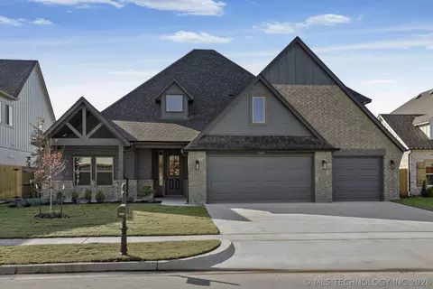 7109 E Queens St, Broken Arrow, OK 74014