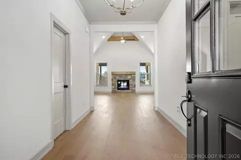 Entry Way - 7109 E Queens St, Broken Arrow, OK 74014 photo 1 of 6