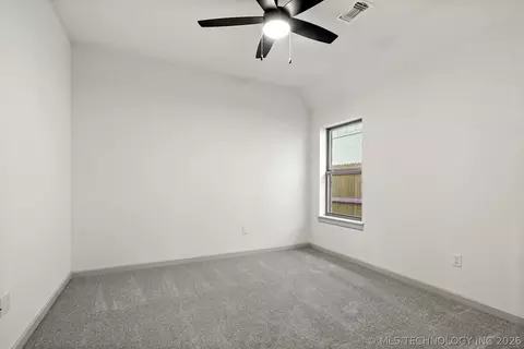 Bedroom - 7109 E Queens St, Broken Arrow, OK 74014 photo 3 of 11