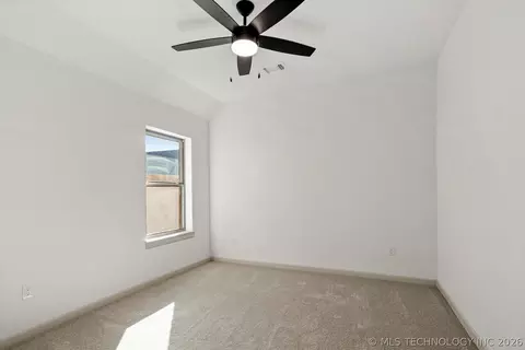 Bedroom - 7109 E Queens St, Broken Arrow, OK 74014 photo 5 of 11
