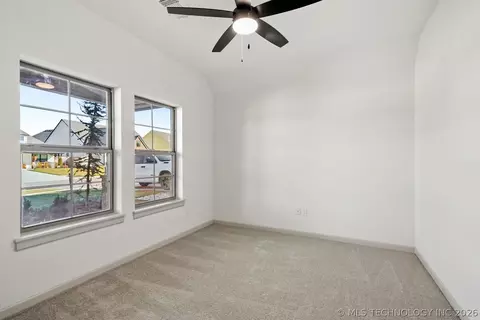 Bedroom - 7109 E Queens St, Broken Arrow, OK 74014 photo 7 of 11