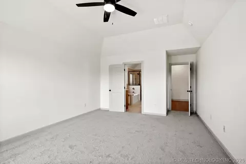 Bedroom - 7109 E Queens St, Broken Arrow, OK 74014 photo 2 of 11
