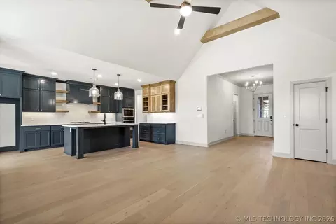 Entry Way - 7109 E Queens St, Broken Arrow, OK 74014 photo 3 of 6