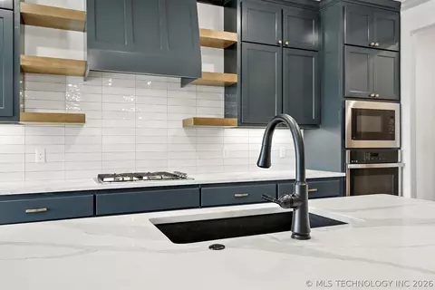 Kitchen - 7109 E Queens St, Broken Arrow, OK 74014 photo 6 of 6