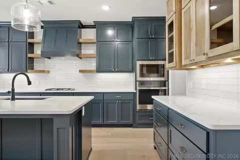 Kitchen - 7109 E Queens St, Broken Arrow, OK 74014 photo 5 of 6