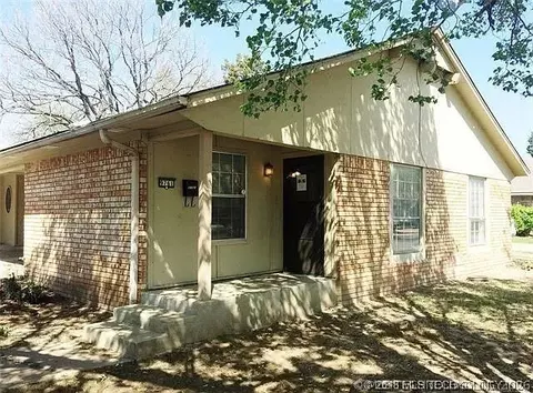 9761 E 33rd St, Tulsa, OK 74146