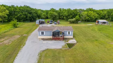 5860 W 573 Rd, Chouteau, OK 74337