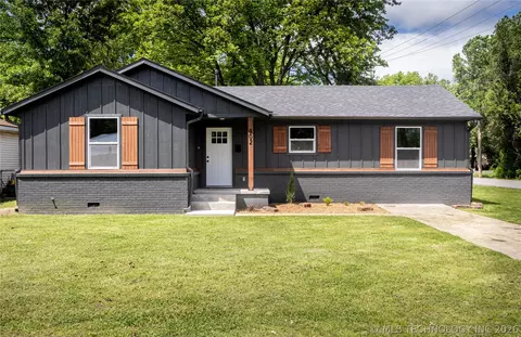 802 S Russell St, Skiatook, OK 74070