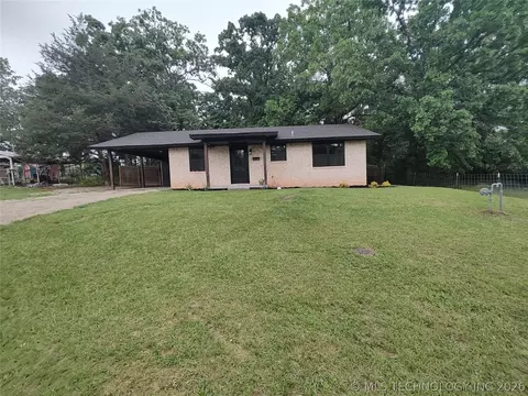 515 NE 6th St, Antlers, OK 74523