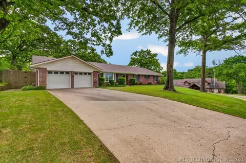 1328 Bynum Rd, Bartlesville, OK 74006