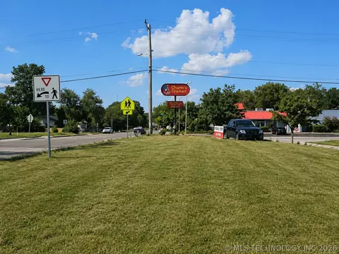 4801 S 33rd West Ave, Tulsa, OK 74107