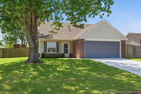 1005 W 23rd St, Claremore, OK 74017