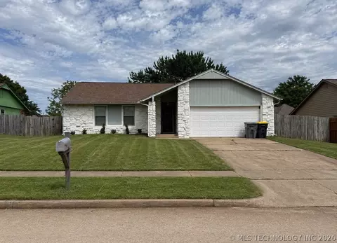 11207 S 1st St, Jenks, OK 74037