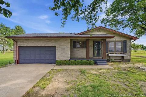 11165 E 530 Rd, Claremore, OK 74019