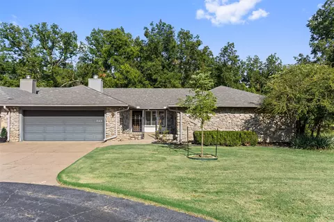 1569 Pecan Pl, Bartlesville, OK 74003