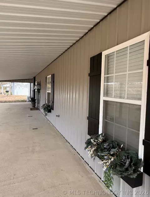 10356 Fig Rd, Henryetta, OK 74437 photo 2