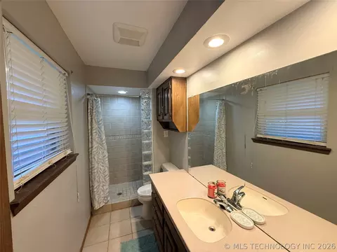 Bath - 5202 Pheasant Run Rd, Durant, OK 74701 photo 2 of 2